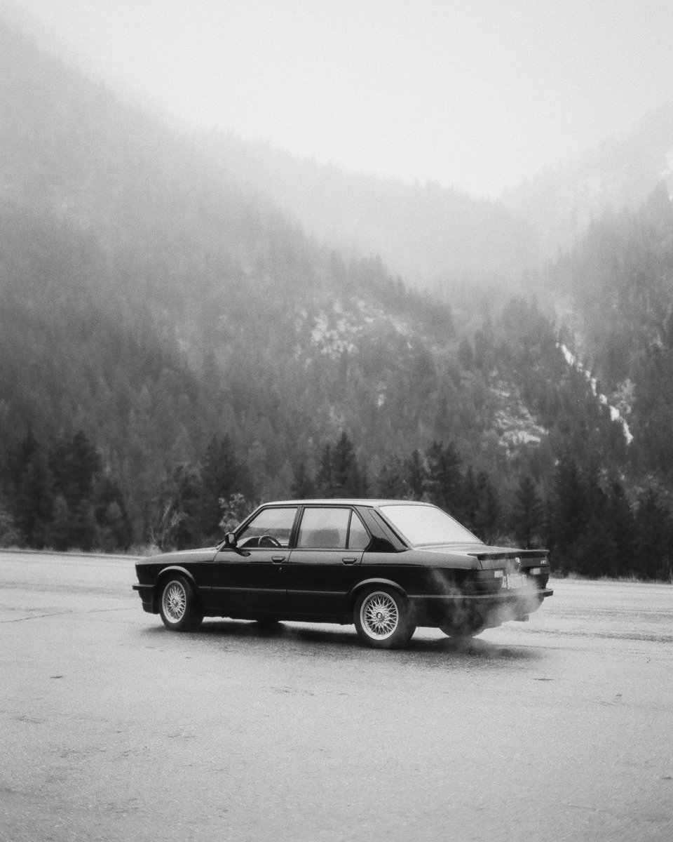 SamHurly's tweet photo. 370,000 mile @BMW E28 M5 on @ILFORDPhoto Ortho 80 film / @leica_camera M6 https://t.co/RQwbuTalI7