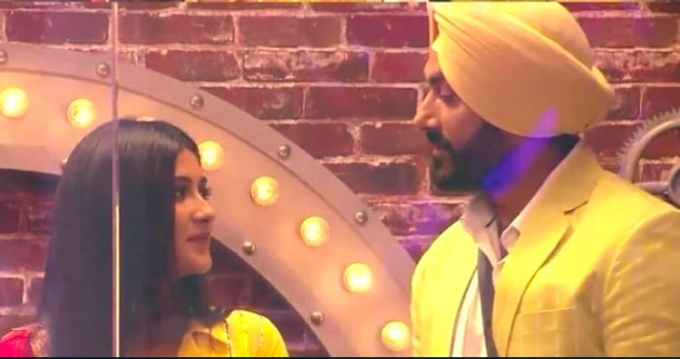 MehRab_CS's tweet photo. Yaar hai tu, pyaar hai tu ❣️ 

#AvineshRekhi #NimritKaurAhluwalia #AviNim #SarabjeetSinghGill #MeherKaurGill #MehRab #ChotiSarrdaarni #MehRabMissing #AviNimArmy #Colors #Voot #Nimritians #ChardiKalaVichRehNimrit https://t.co/YoVtcI1AoJ