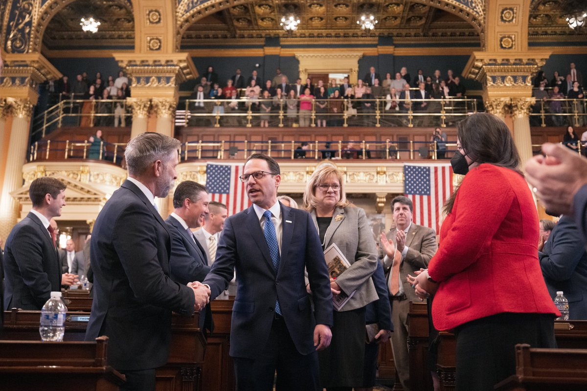 GovernorShapiro's tweet photo. Let’s make it a little easier to become a police officer, a nurse, or a teacher in Pennsylvania.

That’s why we’re going to put up to $2,500 dollars back in the pocket of everyone who earns a new license or certification in one of those fields for up to three years. https://t.co/MGaRmR35yP