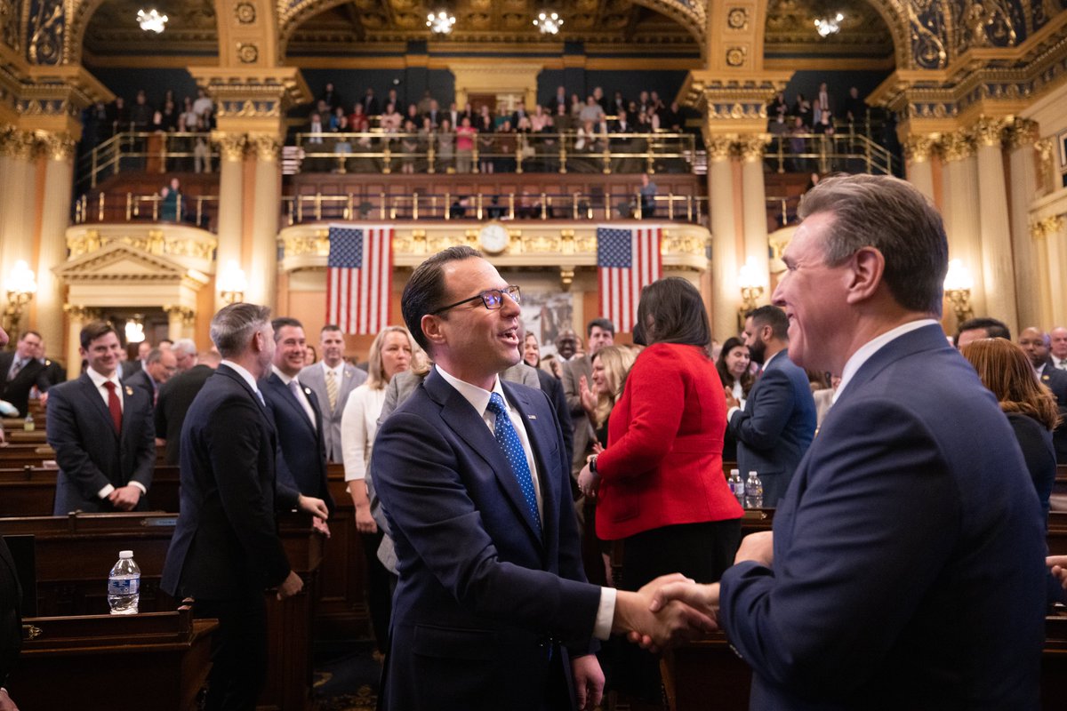 GovernorShapiro's tweet photo. Let’s make it a little easier to become a police officer, a nurse, or a teacher in Pennsylvania.

That’s why we’re going to put up to $2,500 dollars back in the pocket of everyone who earns a new license or certification in one of those fields for up to three years. https://t.co/MGaRmR35yP