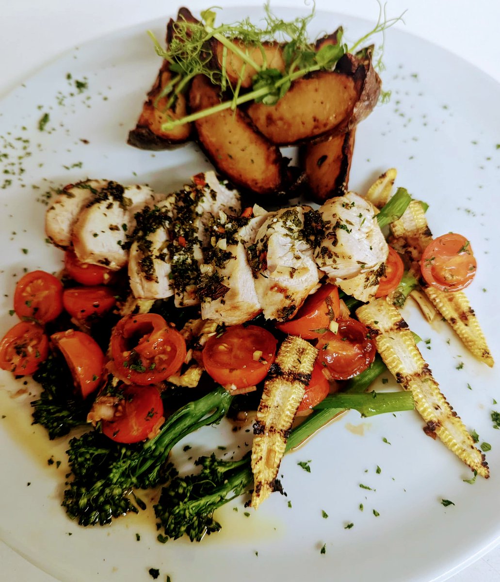 InnWoodyinn's tweet photo. New menu item! Chimichurri Chicken Breast - charred tenderstem, seasoned jacket wedges, macerated cherry tomatoes and charred baby corn....yes please!!
#springfood #latinamericanfood #freshfood https://t.co/5CaHvdrd0n