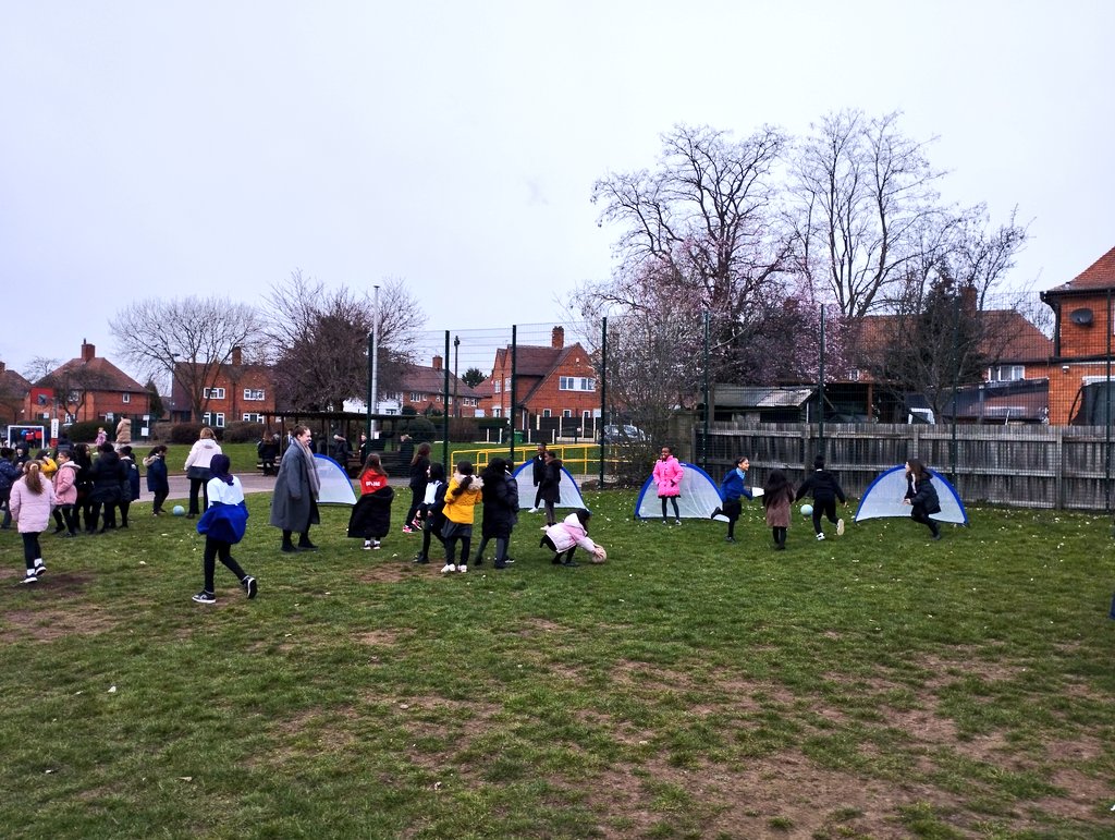 At break time, we then ran a hugely popular #LetGirlsPlay Biggest Ever Football Session. #girlsfootballinschools <a href="/EnglandFootball/">England Football</a> <a href="/BarclaysFooty/">Barclays Football</a> <a href="/YouthSportTrust/">Youth Sport Trust</a> <a href="/Active_Notts/">Active Notts</a> <a href="/SchoolSportNot1/">School Sport Nottingham</a>