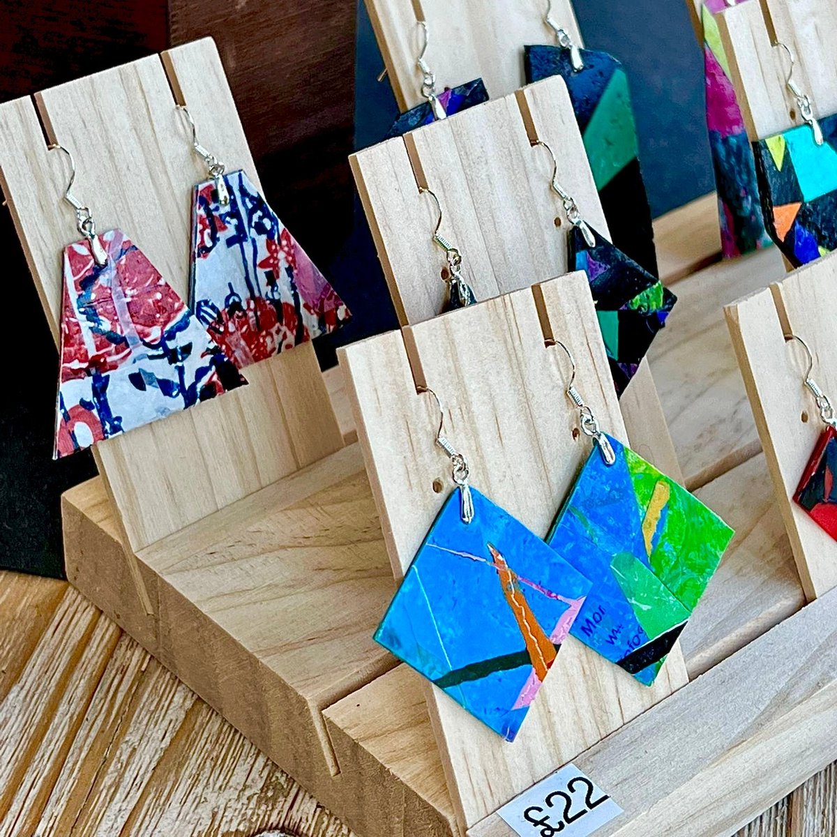 Meet 'We Made It!', a new creative collective from our  #LondonMadeMe shop. They've recently opened their own pop-up where you’ll be able to buy unique gifts incl. art, jewellery, homeware &amp; more.  They're at 18 Lillie Road, West Brompton,  Mon - Sat all month! Come say hi! #CEZ