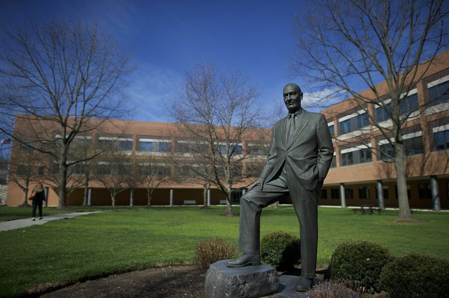 InvestmentNews tweet media