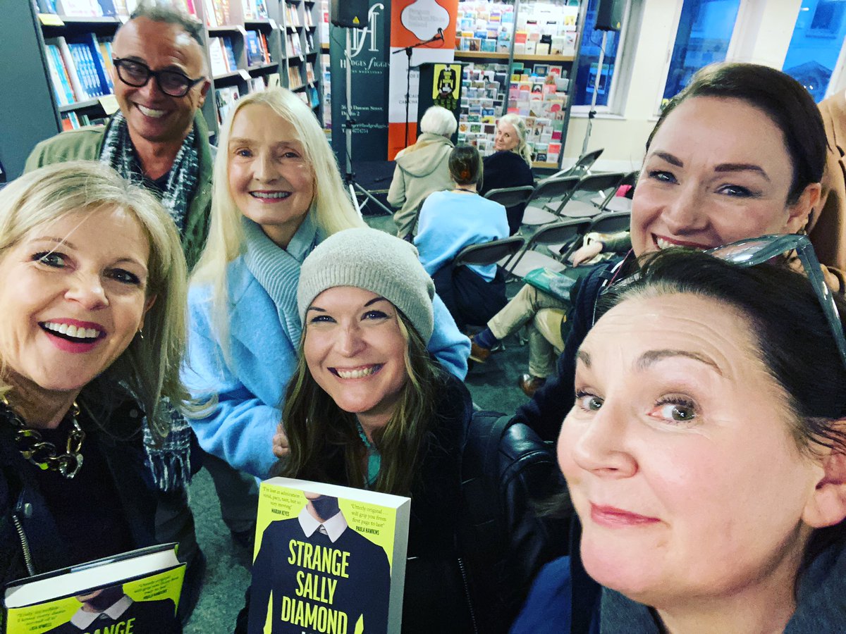 sinead_moriarty's tweet photo. I take really bad selfies! At the launch of the fab @lizzienugent new book with @authorbarcs @carrollclaudia  @VRonan &amp; @MBennettBooks https://t.co/VwTdBgPStZ