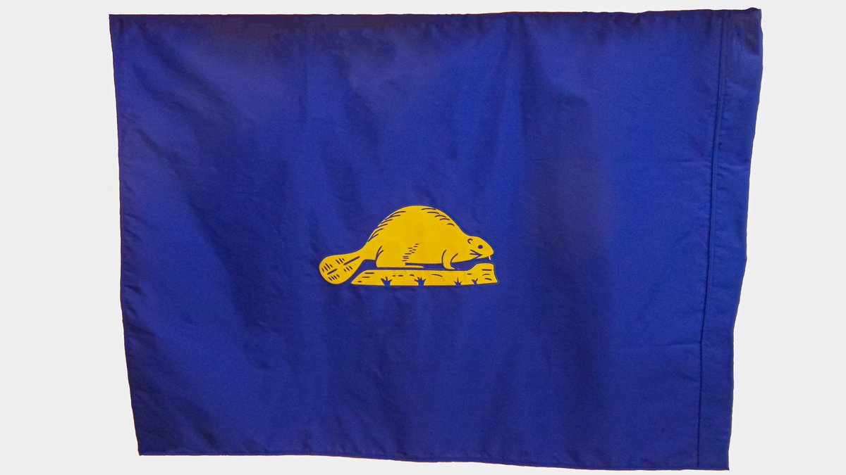 NatCapFlag's tweet photo. Did you know?

Today is National Oregon Day to celebrate the Beaver State becoming the 33rd state of the United States. The Oregon State flag is the only flag to have different designs on each side.

#NationalCapitalFlag #AlexandriaVA #Flag #Oregon #OregonDay #NationalOregonDay https://t.co/Ys57KxdNdc