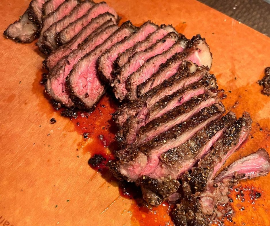 Swipe to check out this killer steak that a Cozymeal guest made 🔥. No cooking experience is needed to thrive in our cooking classes. Book yours and see what you can do in the kitchen!

📸: Chefzachgray