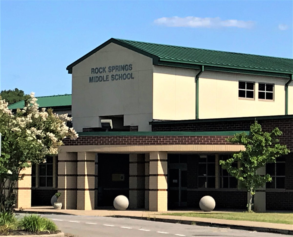 #RCSSchoolSpotlight: Rock Springs Middle

youtu.be/h_Z6-4-JlJ8