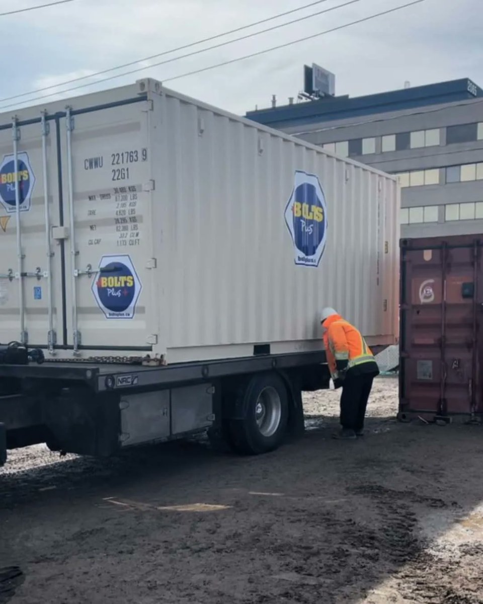 BoltsPlusInc's tweet photo. No job too big or small for Bolts Plus. 
For all your jobsite storage needs, contact your local Bolts Plus.

#boltsplus #forallyourindustrialneeds #seacan #jobsitestorage #construction #ontario #canada #canadianownedbusiness https://t.co/pxIRP8lCpo