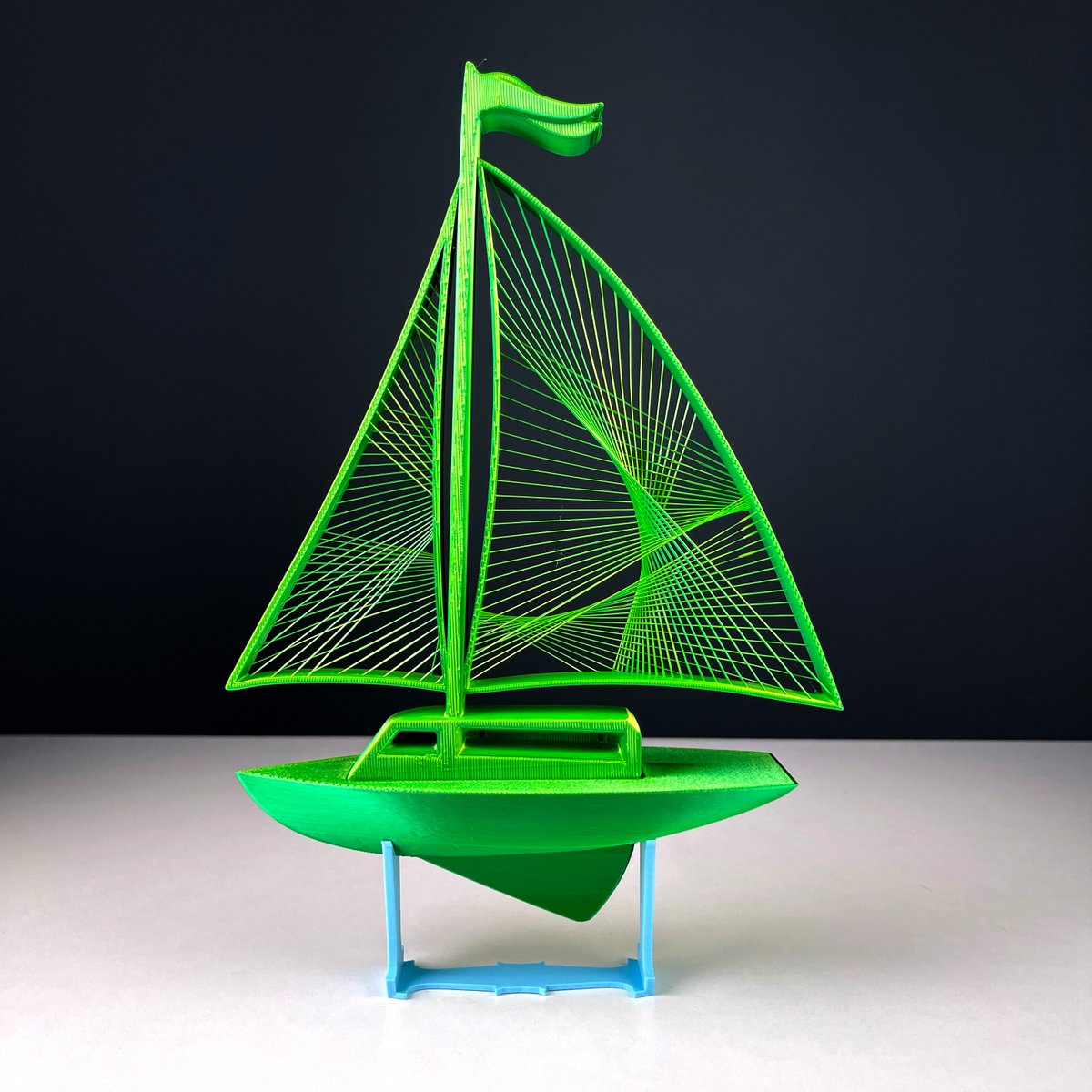 BambulabGlobal's tweet image. Do you happen to love Sail boats and 3D Printing? Well, @3DPrintBunny has got you covered with this epic model which uses bridging for the sails 😍 

You can download it for free on @Thangs3D : bit.ly/3YxiA3C