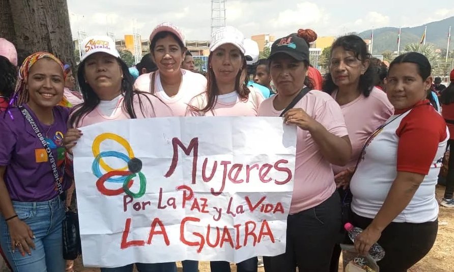 "Soy feminista lucho y lucharé sin tregua porque la mujer venezolana ocupe el espacio que tiene que ocupar, en el corazón, en el alma de la Patria nueva, de la Revolución socialista".
Cmdte. Hugo Chávez 
¡Feliz Día Internacional de la Mujer!

#ChávezFeminista
