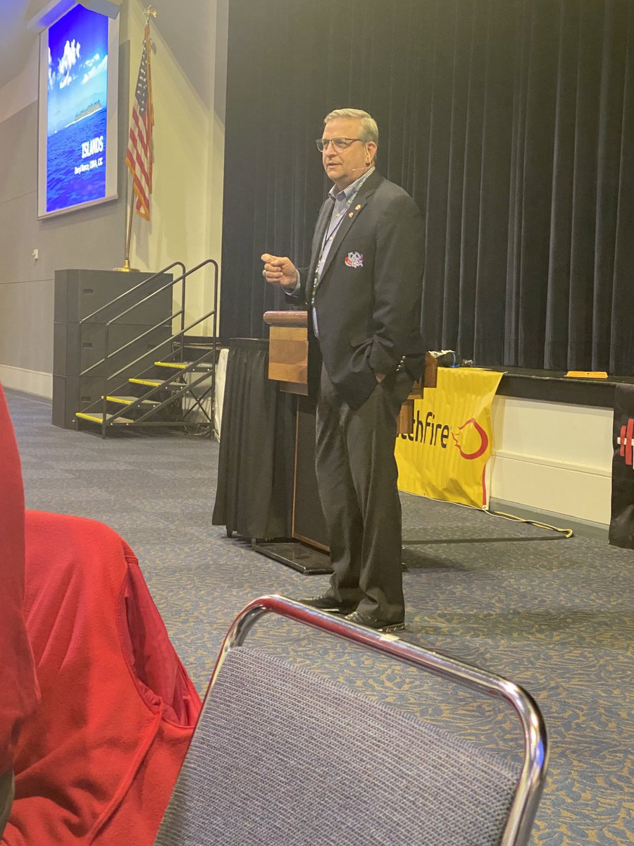 ⁦<a href="/CoachNance1/">Darryl Nance</a>⁩ bringing the heat to the ⁦⁦<a href="/ArkHSADs/">AHSAAA</a>⁩ . “Who is on your island?” What a challenging opening session. Thankful for his guidance, mentorship, investment, and friendship!