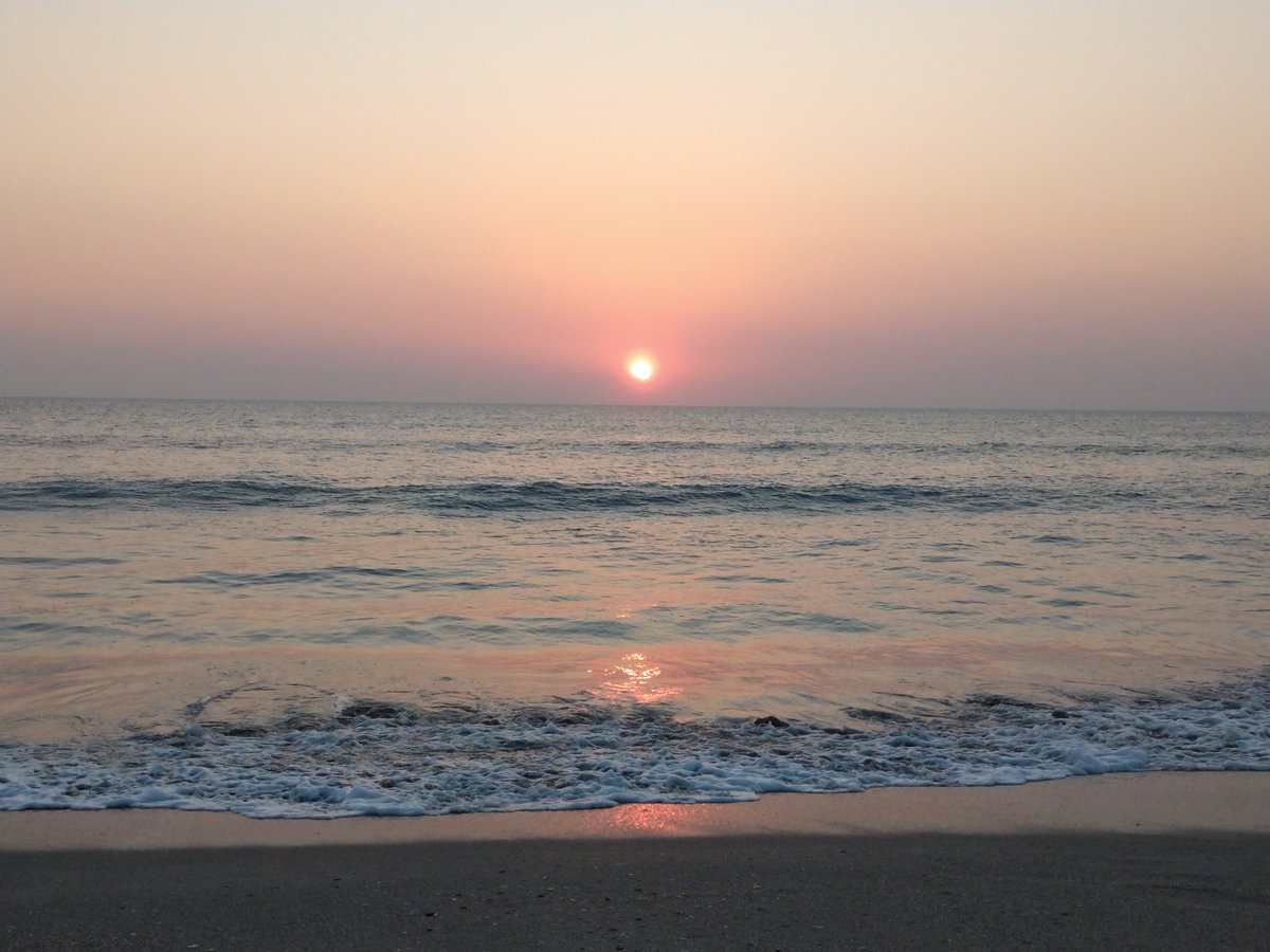 Check out this morning's set: #Sunrise on #CocoaBeach #Florida March 8, 2023 | #coastalliving #beachlife 
zurl.co/3VuI
