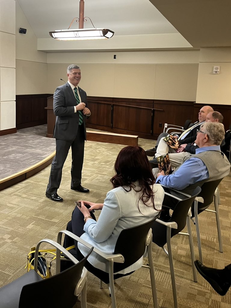 KansasYMCAs's tweet photo. A big thank you to our KS House Majority Leader @croftkansas8 for giving us an update on this year’s legislative session and it’s impact on  nonprofits throughout the state! #ksleg #YAdvocate https://t.co/Icw0q0UvFS