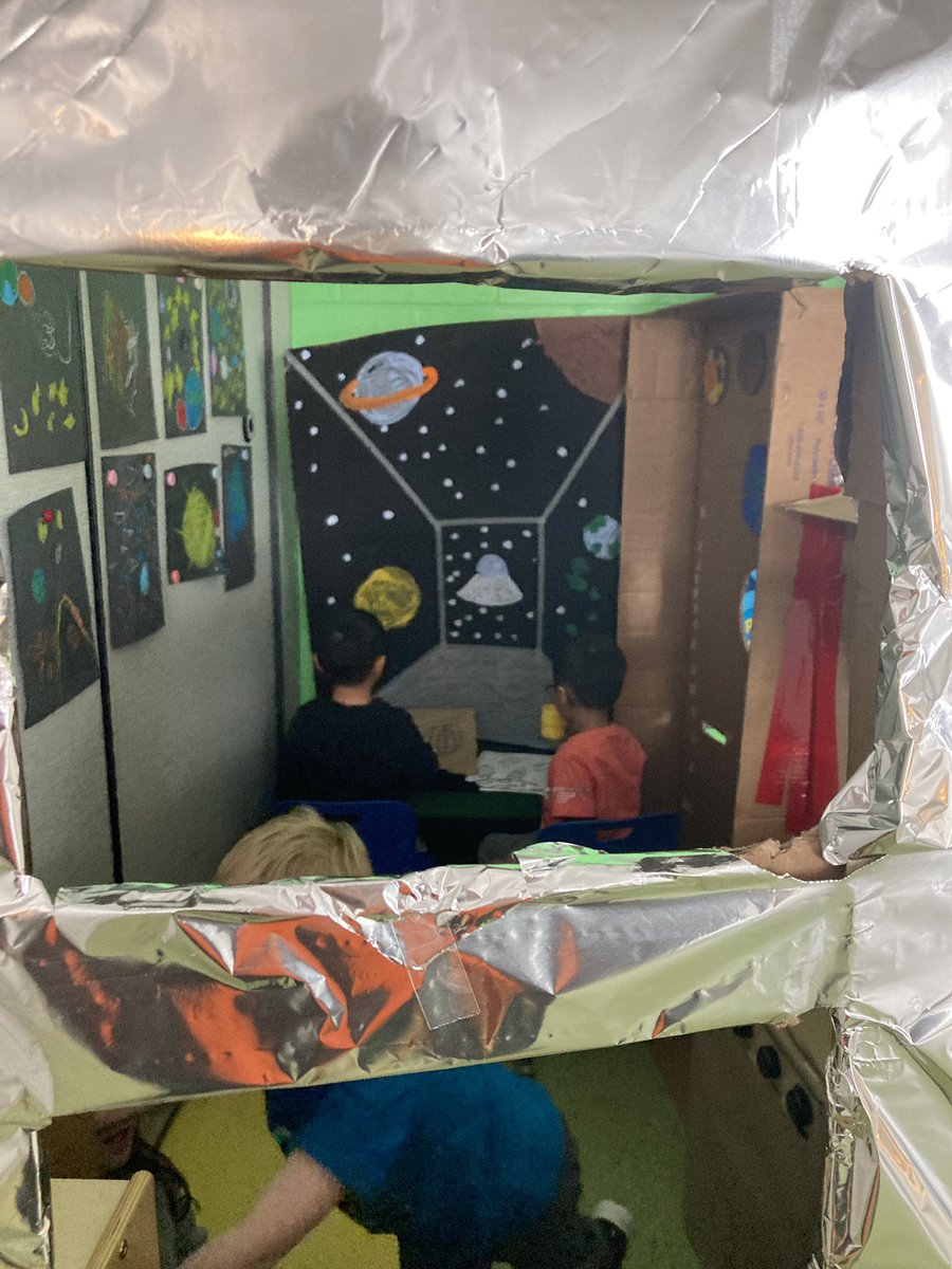 Peek inside the 🦫 space station! 
<a href="/ShingwakonsPS/">Shingwàkons Public School</a> <a href="/kmheckman4/">Kristen Heckman</a> <a href="/fgnazeda/">Figen Demir</a>