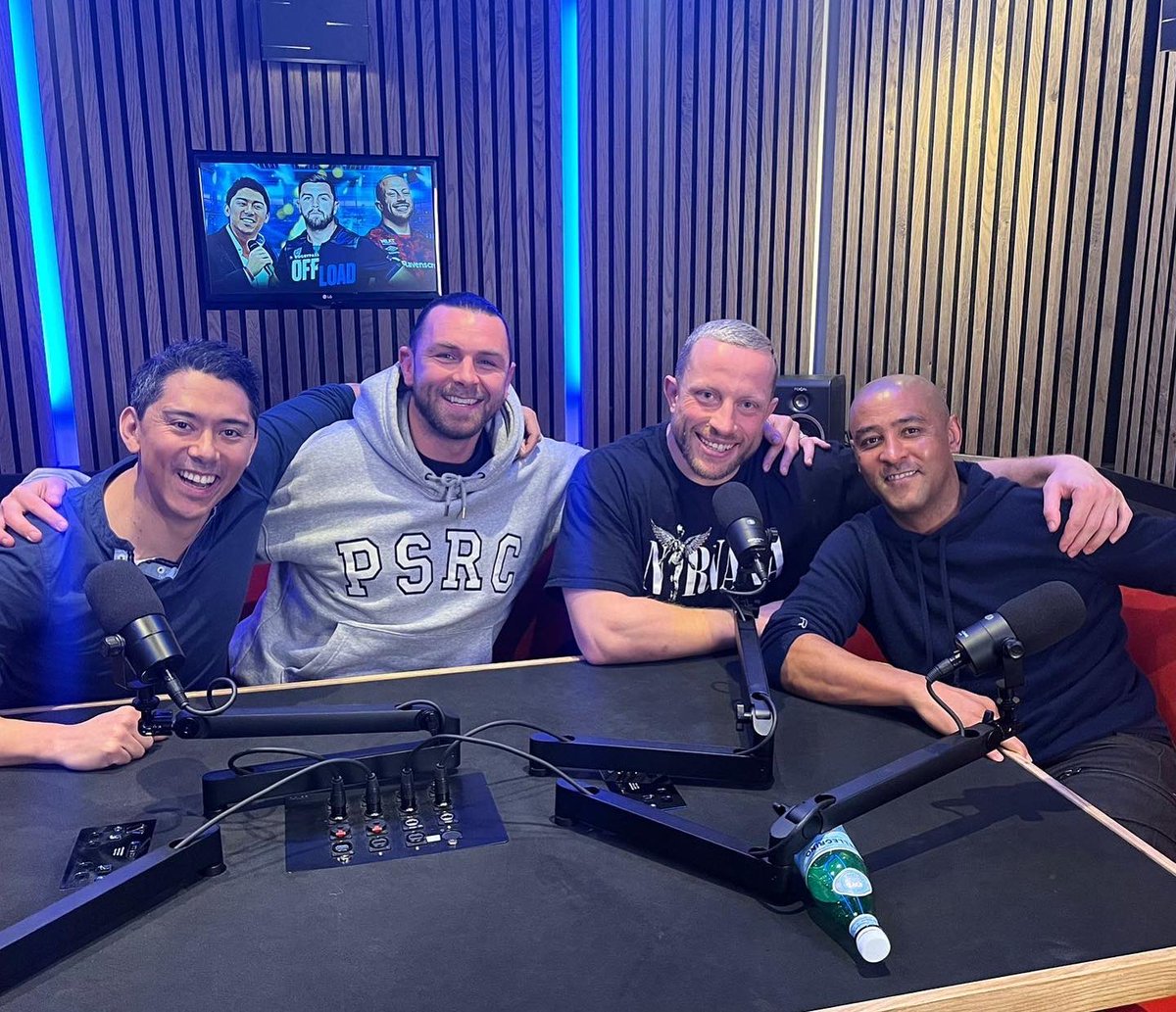 ryanwilson89's tweet photo. Said it before I’ll say it again.
Bloody love this podcast game!
Moments like these when your sat in the pub with a true legend that is @GeorgeGregan just spinning a yarn over a ‘couple pots’ how bloody good! 🍻
#podcast #theoffload #rugby https://t.co/8vdC4yyejT