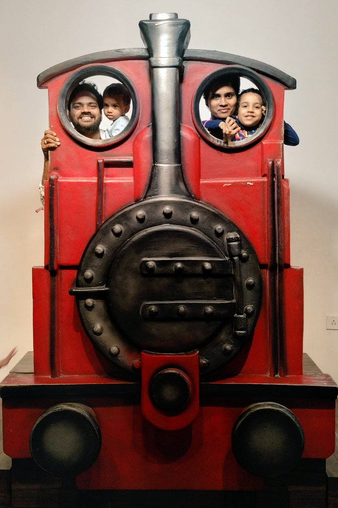 prabhatillu's tweet photo. #PLATFORM65 dairies 
#TrainRestaurant 
#Familytime 
#Saanubaby #HeroPaarthu
Lots of fun 😍 https://t.co/y1uJuLGkEN