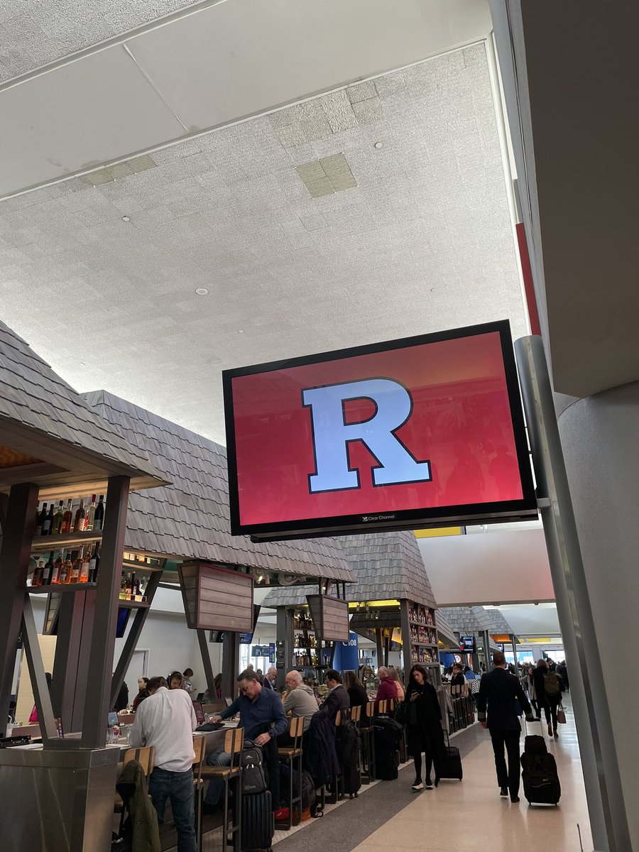 GreenyRU's tweet photo. 📍 @EWRairport Terminal C

Heading out to Chicago for some @RutgersMBB and to see some @R_Fund supporters. Let’s #GoRU

#TheKnighthood https://t.co/bO7SDSzrzJ
