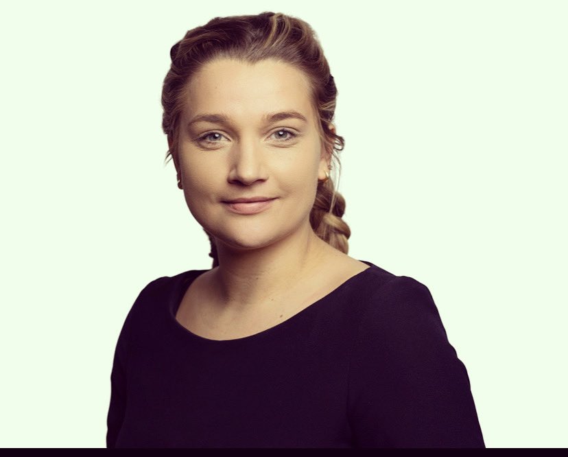 New headshot let’s go! 📸