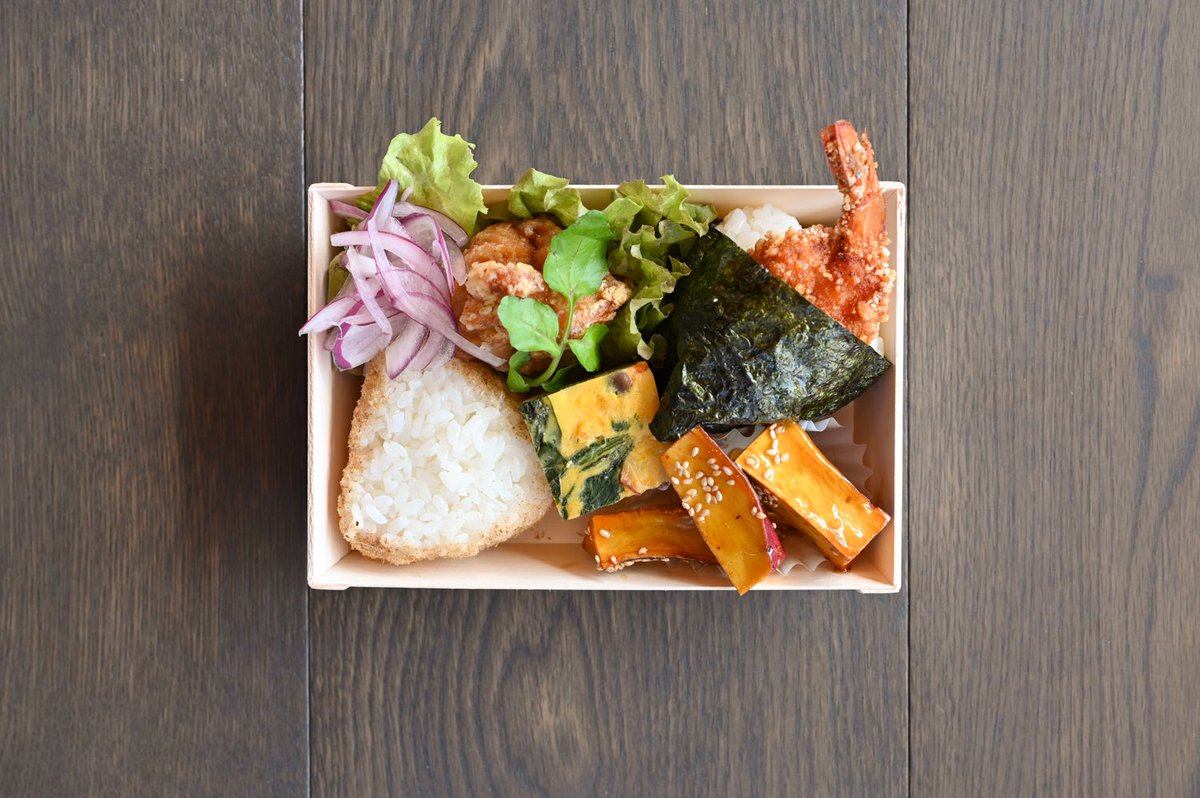 おはようございます☼
本日もご来店お待ちしております!!
［6SUBI弁当］850円
おむすび2つと手作りお惣菜が3種類入ったおむすび弁当。
ご予約、配達もできますのでお気軽にご相談ください ◡̈
#おむすび #6SUBI #新潟 #長岡 #おむすび弁当 #長岡グルメ #長岡観光 #発酵