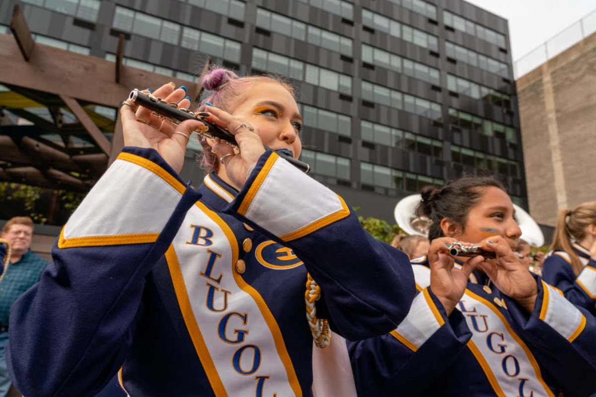 UWEauClaire's tweet photo. Happy #internationalwomensday!! Let's celebrate the strength, power, intelligence, kindness, bravery, and ambition of our Blugold women today and every day 👑 #uwec #blugolds

📷: UWEC Photography https://t.co/6Ntzq2AS4I