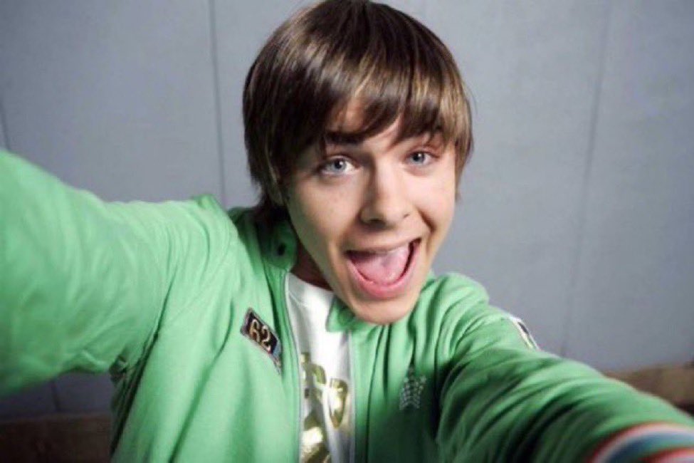 patrickmcall's tweet photo. hit 100 followers, i would like to thank my last tweet and ofc all my fans🫶 https://t.co/s1u8aKkZ5A