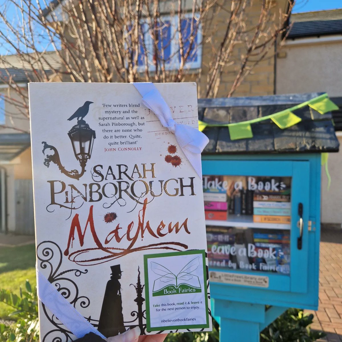 A copy of Sarah Pinborough's Mayhem has been left in the Little Book House in Dunfermline. Will you be the lucky finder? #IBelieveInBookFairies 
#InternationalWomensDay
#BookFairyBirthday #BookFairiesTurn6
#BookFairiesWorldwide