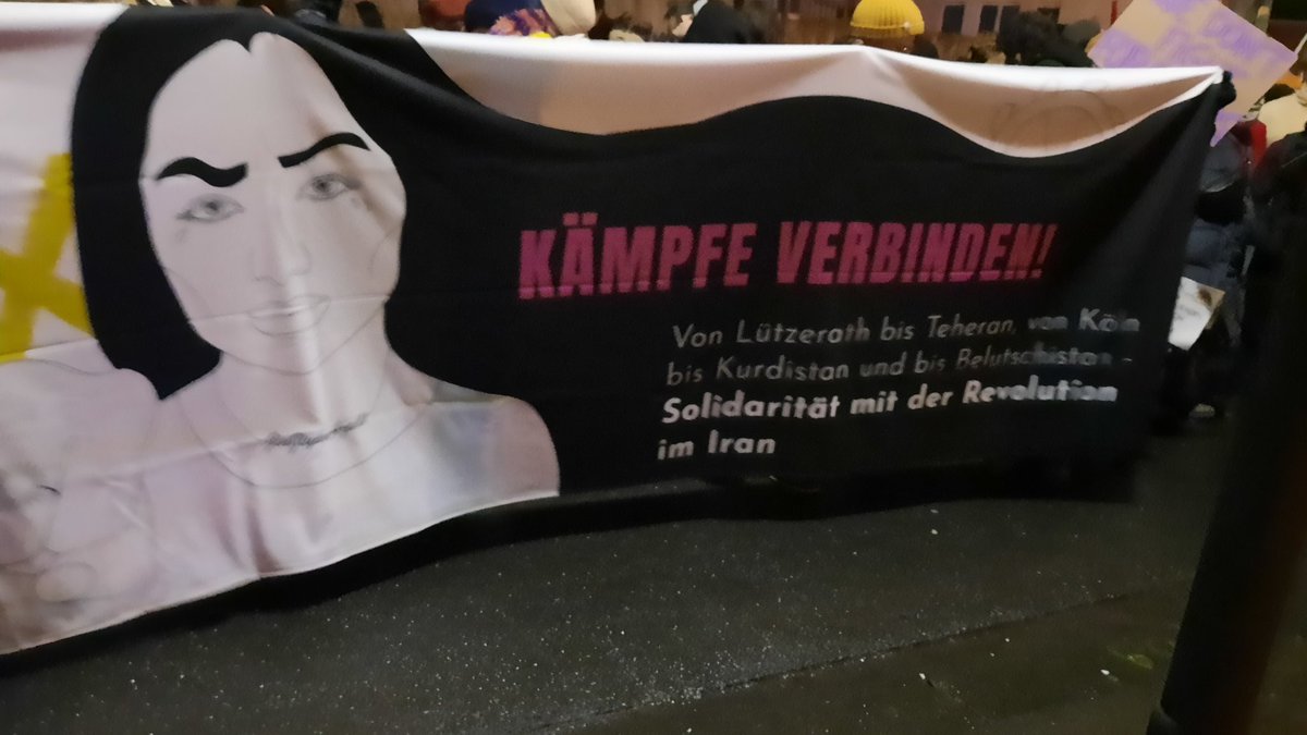 nervnich111's tweet photo. #k0803
Die Demo war kraftvoll, laut, kämpferisch und vorsichtig geschätzt >3000 Menschen. Mal wieder sehr empowernd.
#Lützerath war auch oft zu sehen- es hat Spuren in vielen Herzen hinterlassen. https://t.co/Ij2BOlOgBI