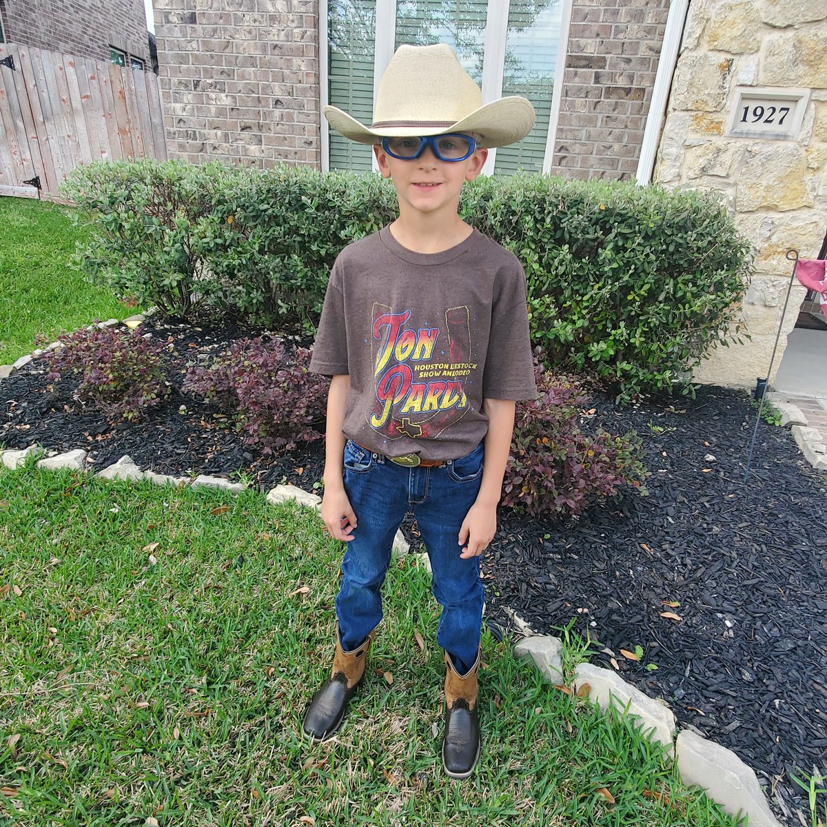 Aggies1999's tweet photo. @JonPardi this little cowboy is ready to see you tonight for his second year in a row! It's Pardi time https://t.co/xvMjIcCZc8