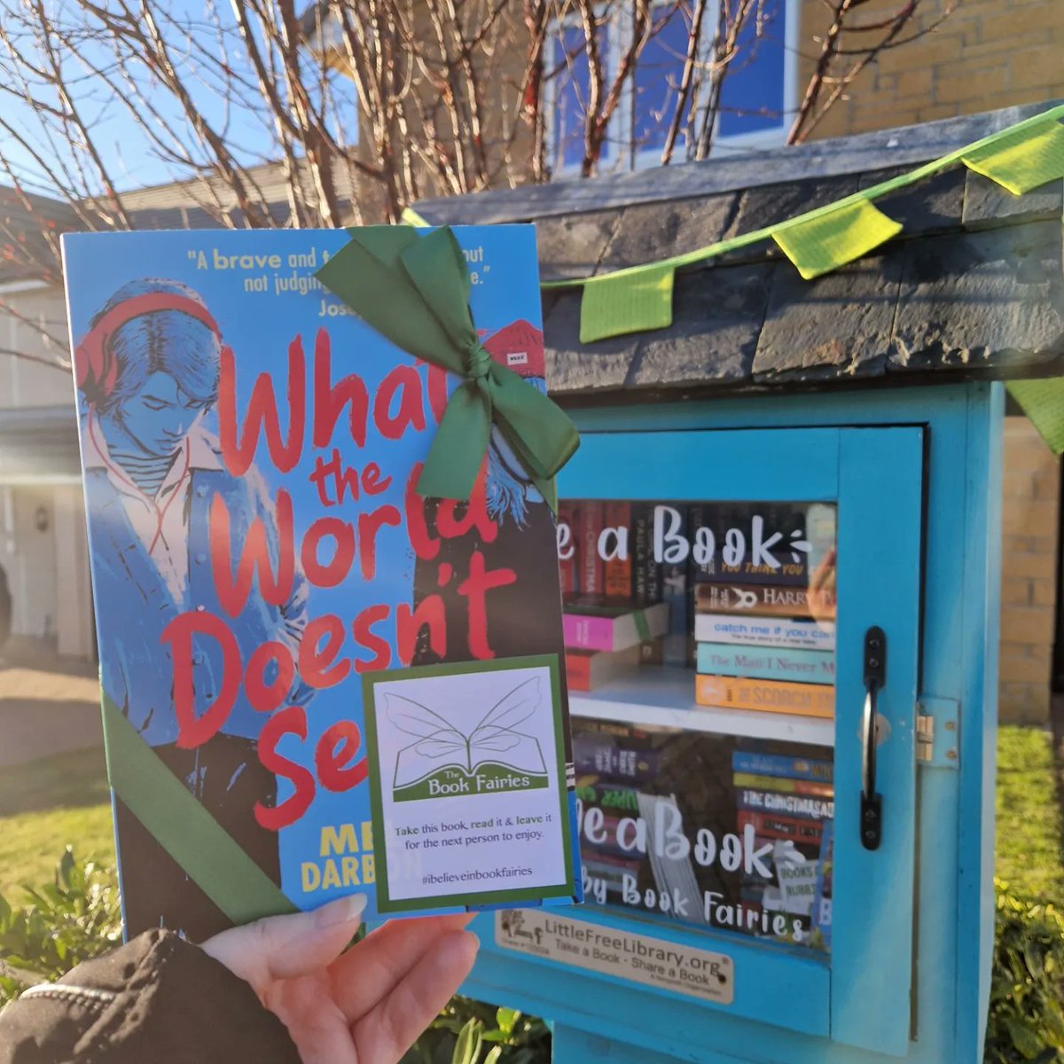 A copy of What The World Doesn't See? by Mel Darbon has been left in the Little Book House in Dunfermline. Will you be the lucky finder? #IBelieveInBookFairies 
#InternationalWomensDay
#BookFairyBirthday #BookFairiesTurn6
#BookFairiesWorldwide