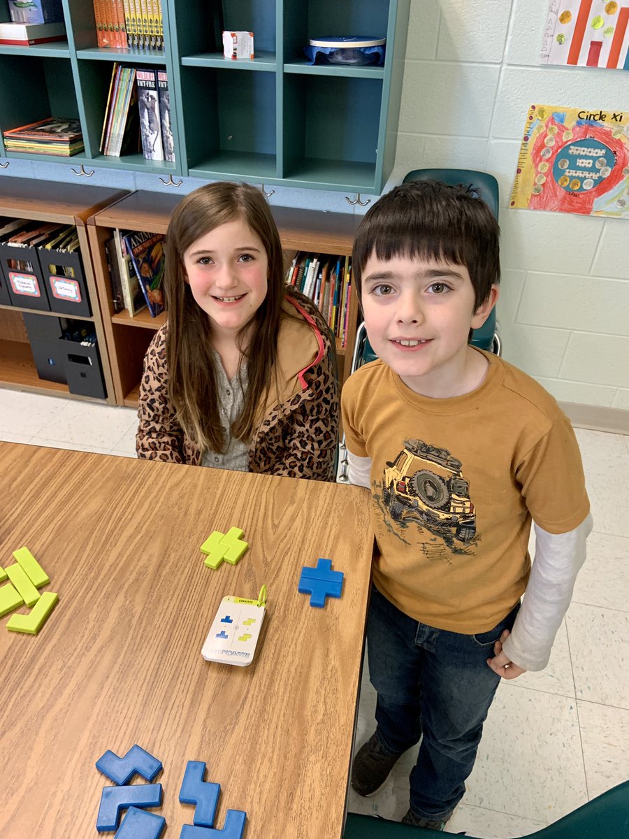 Mrs_Brazier's tweet photo. Shapeometry fun with Mrs. Kiernan’s second graders today 💡@CPES_Cheetahs @Kiernan1st https://t.co/ZctKJLBiGd