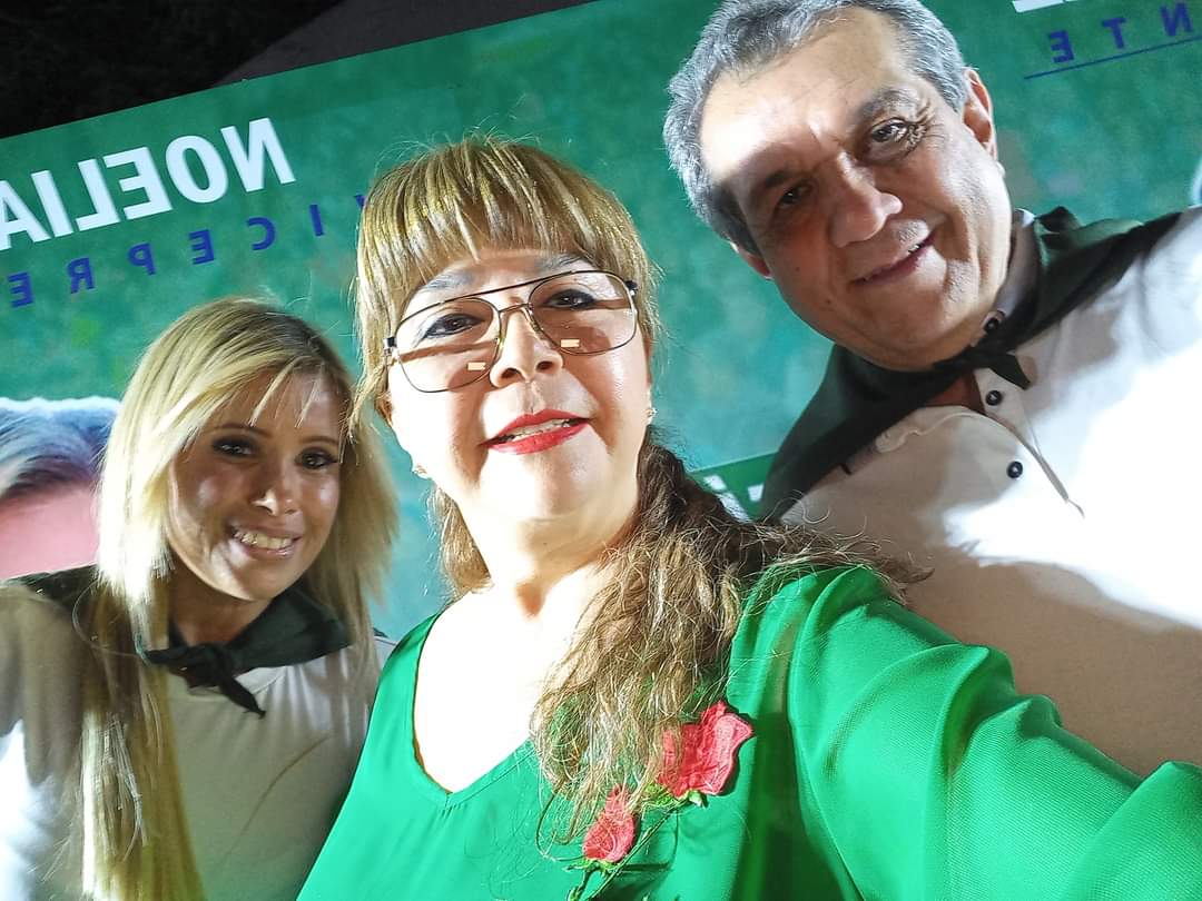 Feliz día a todas las mujeres...
Valientes, guerreras y en especial  políticas 💪