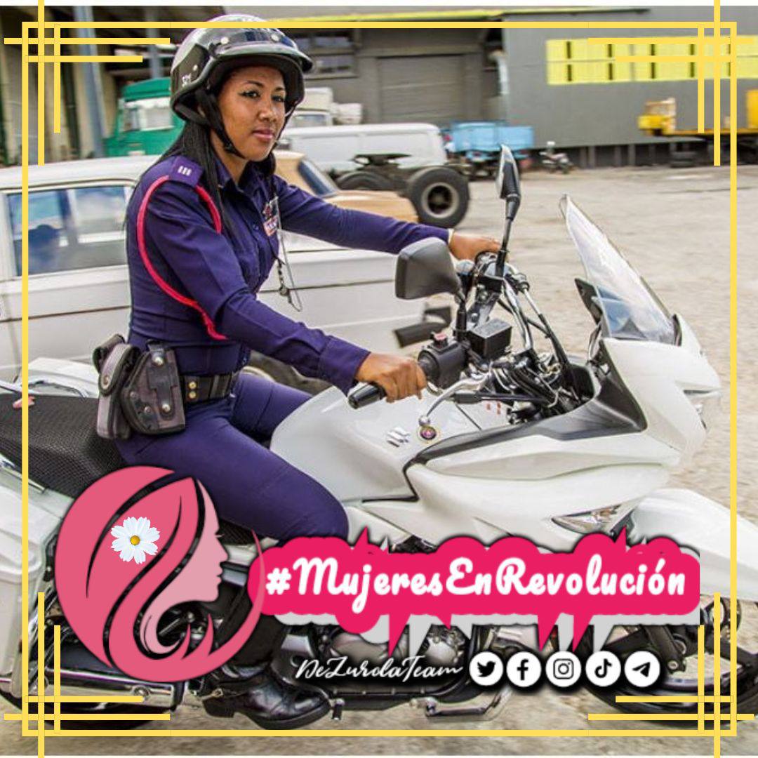 Salud 🥂 por aquellas #MujeresEnRevolución q a pesar de ser su día, están en la trinchera de combate aportando a la Patria. 💪💪💪
#DeZurdaTeam