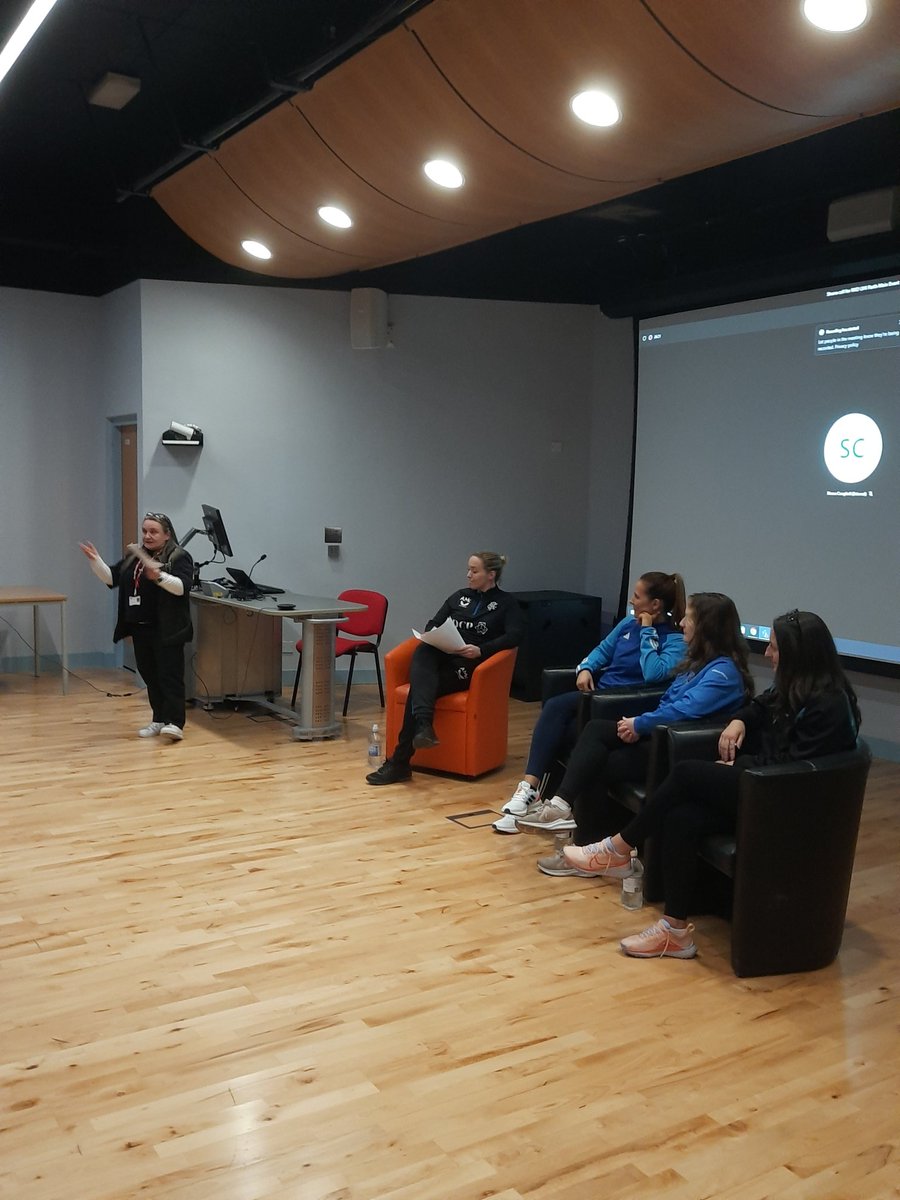 What an inspiring night <a href="/UHIPerth_/">UHI Perth</a> !!

Thank you <a href="/Sportymcd/">Amy McDonald</a> <a href="/sammilne1/">sam milne</a> @rebekkafindlay <a href="/MollyHSands/">Molly Sands</a> &amp; <a href="/shonacampbell76/">Shona Campbell</a> for your honesty, humour and inspiration  ♀️
#embraceequity #ThinkUHI