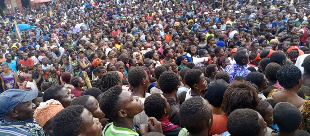 AugustinMupese's tweet photo. '' #processus électoral rien à dire pas de comanteur '' tél père tél fils '' 
le sécréteur général de l'UNC ⚪🔴 '' @BillyKambale1 '' 5 🌟🌟🌟🌟🌟'' de vent la population ds #RUBERO carton plein ''
@yvesnswal 
@DjafariJuvenal 
@sacre_kimbinga @tshescolas https://t.co/GJEtdP6U9R