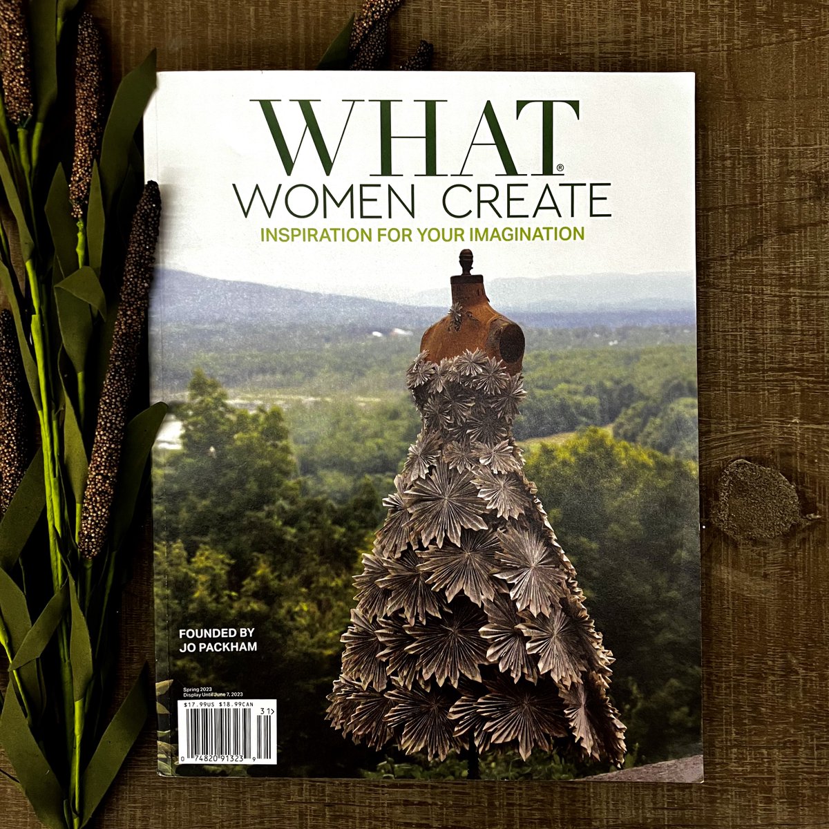 WHAT Women Create Spring 2023 is now available on newsstands ⭐️ In this issue, you'll find pages filled with inspiration for all artists, featuring wearable art, paintings and sculptures inspired by nature and stunning photography that will truly take your breath away.