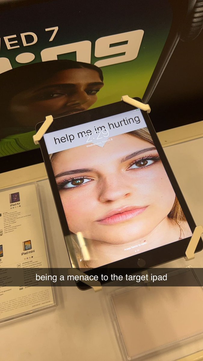 meg__lizz's tweet photo. koury sister spotted in target 😱😱😱😱😱😱😱‼️‼️‼️‼️ https://t.co/HdWP7fSdzg