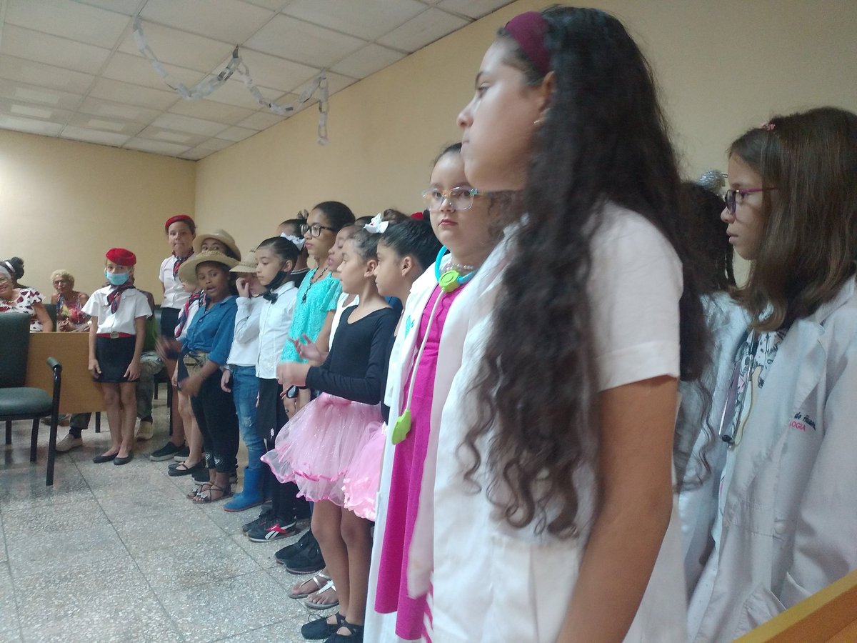 Un #8deMarzo en el <a href="/IPFisica/">Instituto Nacional de OTU (INOTU)</a> de fiesta con los niños de la comunidad, el relevo está asegurado #MujeresEnRevolución