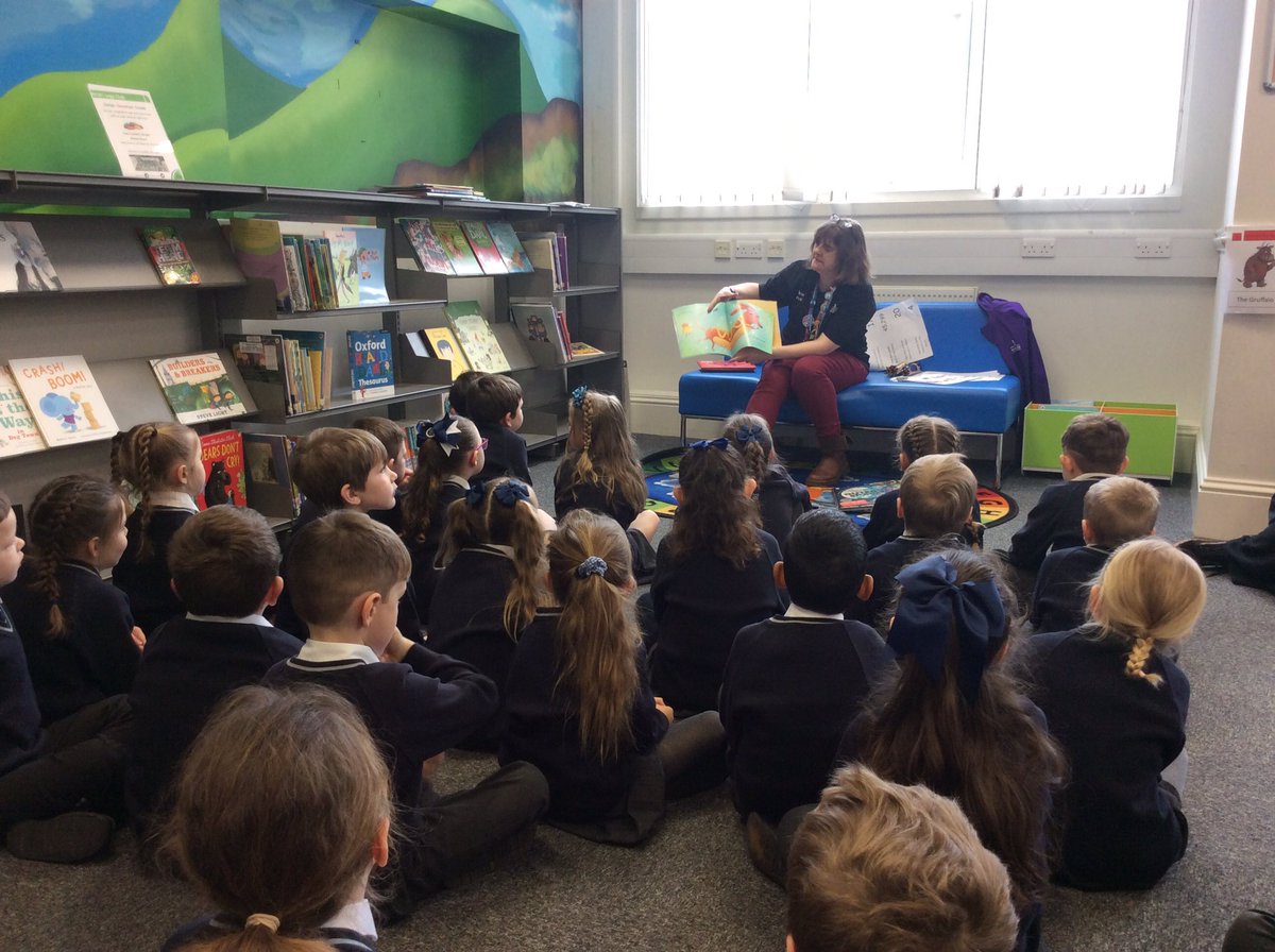 FPS_1_Giraffes's tweet photo. Thank you @HaltonLibraries for our library session this morning. We really enjoyed learning lots about the library, having a story and completing a story hunt📚 #fpsreading https://t.co/qQEP2PO5px