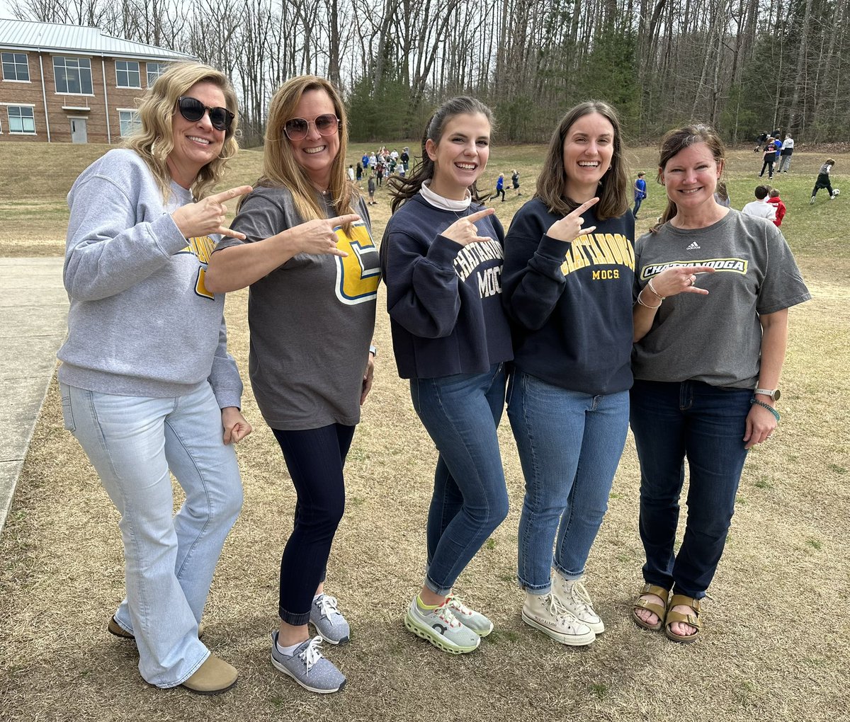 angidonen's tweet photo. College Fair day at SMMHS! Teachers representing UTC😄#SMMHSsoars https://t.co/zqzRaJ3tXD