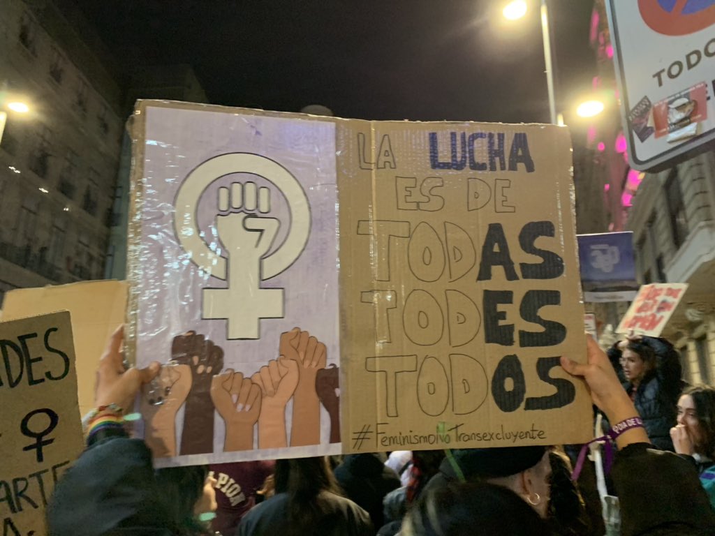 Iruizgimeneza's tweet photo. #NoHayMarchaAtras #feminismointerseccional #NosCuidan #MisAmigues #NoLaPolicia https://t.co/oVhiD7zrQx