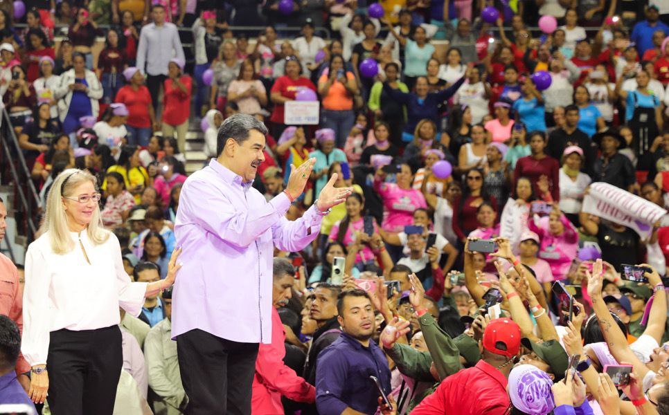 Desde el Poliedro de Caracas, <a href="/NicolasMaduro/">Nicolás Maduro</a>, refirió que viene pensando desde el último Congreso de Mujeres en 2021, en un plan integral. “La mujer venezolana debe sentir todo el amor del gobierno, desde que nace, en todo su proceso de desarrollo y de crecimiento”.

#07Mar
