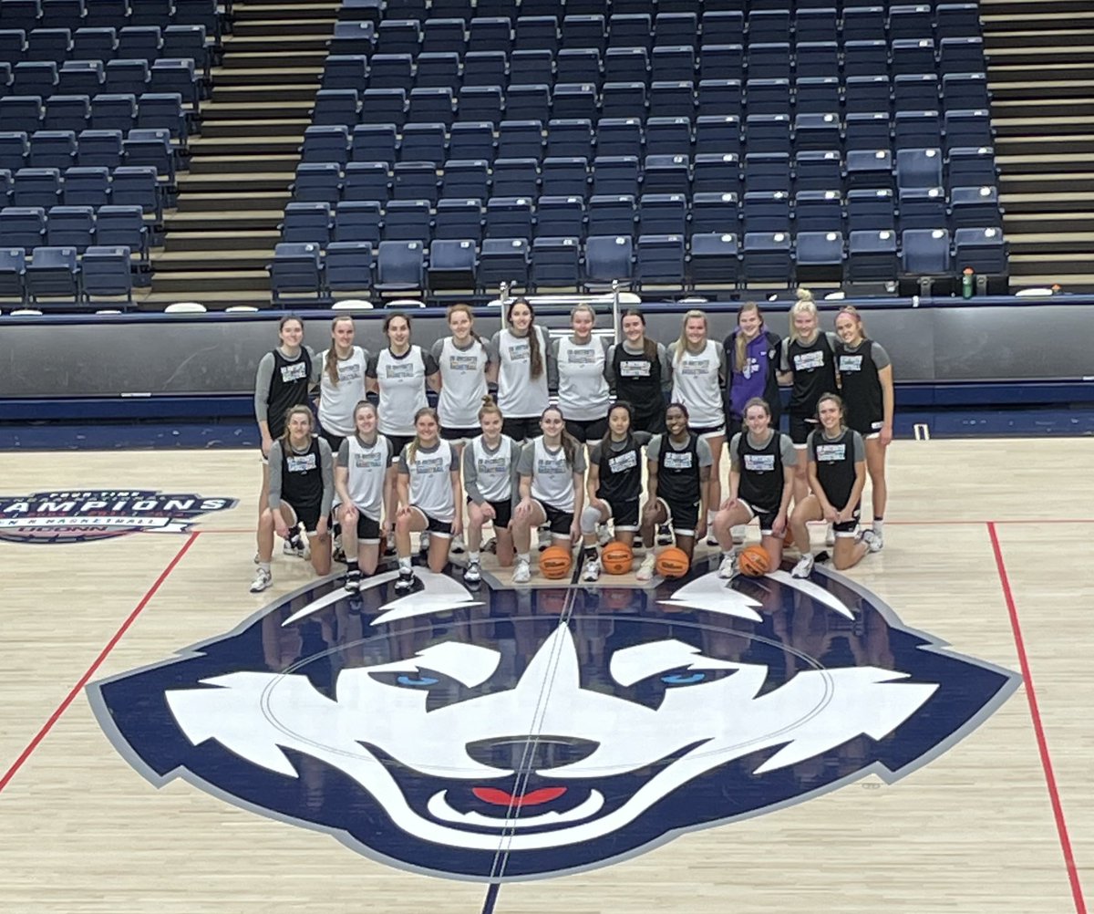 UWWWomensHoops's tweet image. Thank you to @UConnWBB for allowing us to use your facility today to prepare for the NCAA Sweet 16! Truly an opportunity of a lifetime and one our program will never forget 💜

This is another reason why this program is so special and why you chose to play here 🏀🏆

#PIAP