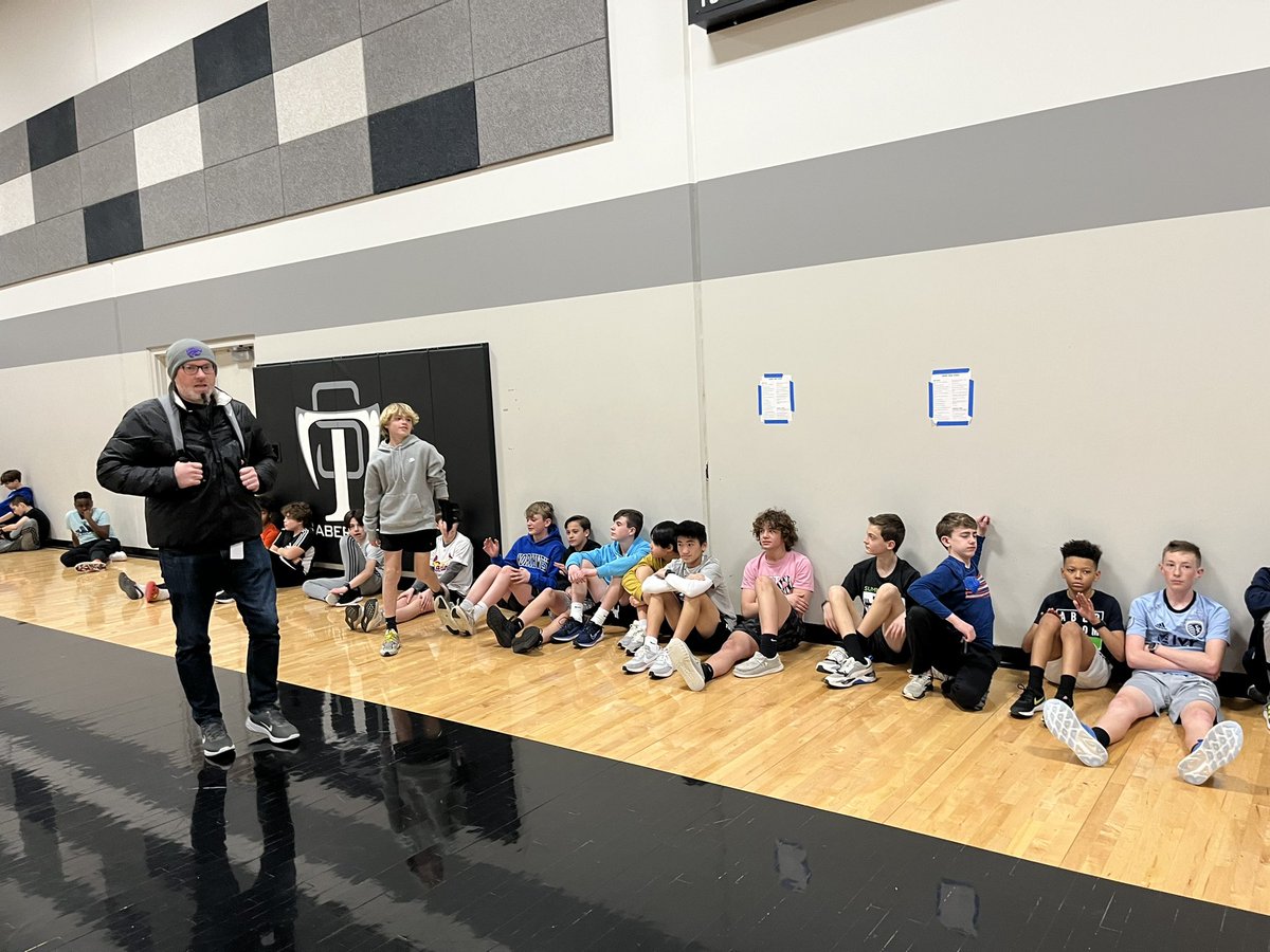 sabercattrack's tweet photo. Track clinics were a huge success thanks to our kids being ready to go!! Thanks for a fun week 1- don’t forget to practice over the break and be ready to train hard when we get back! #mySTrocks #opsfortheirfuture @_STMS233 @sabercathoopsq @pebubba https://t.co/GukdhljKXB