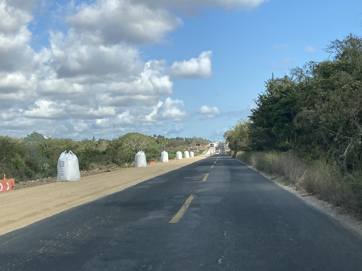sserment's tweet photo. Estabilización de material de corte para base. Agregando 2% de Estabilical OX se alcanzó una resistencia a la compresión simple de 30kg/cm2. Tramo San Marcos-Las Vigas en Costa Chica, Guerrero. #Estabilical #Calidra #SiempreAhí https://t.co/kObiggp66Q