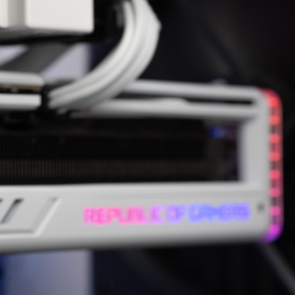 AlexanderPCS's tweet image. Check out this thing! Will be available on the website tonight or tomorrow!
#epic #pcbuild #workplayconquer #battlestations #alexanderpcs #pcgaming #rgb #pcmod #pcmods #custompc #setupwars #jointheempire #pcsetup #pc #asus #pcmr #gaming
