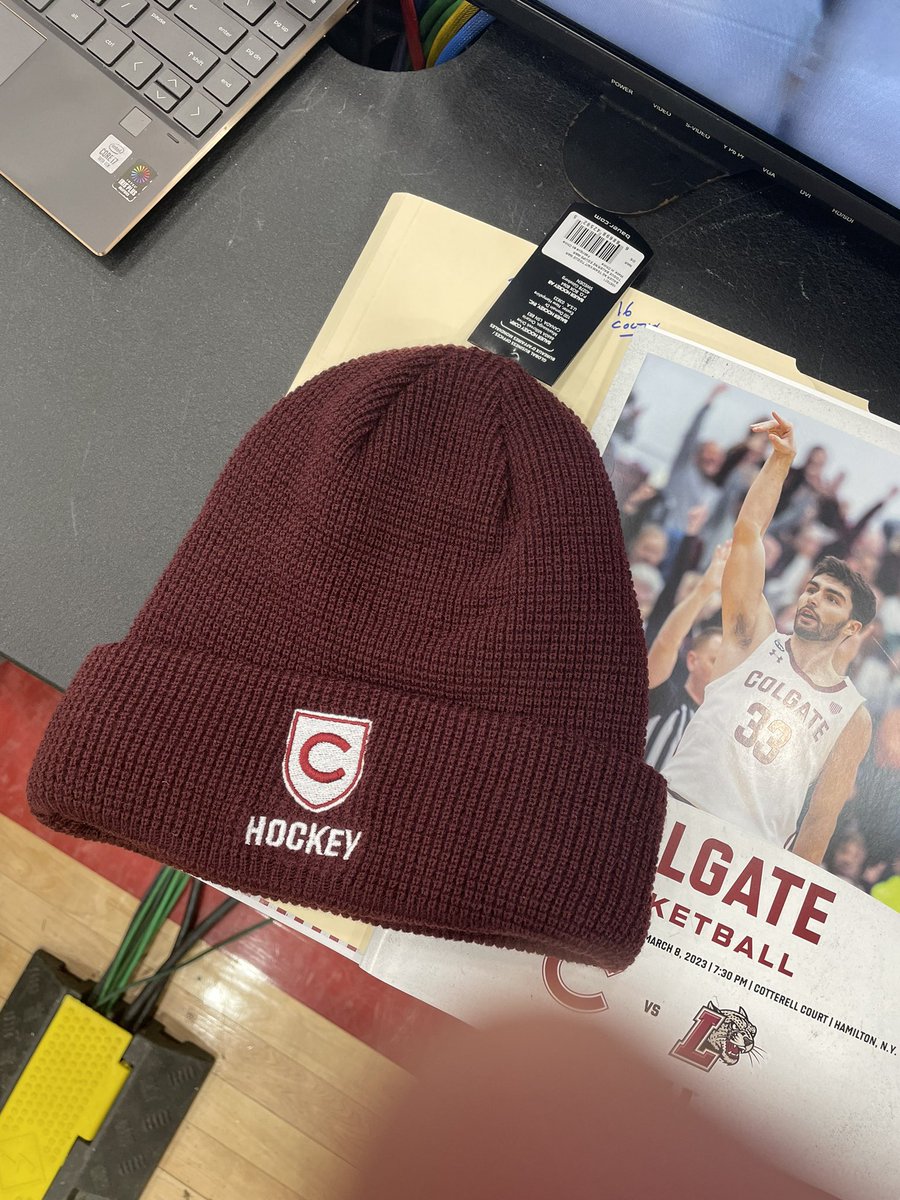 COACH_MOCASSARA's tweet photo. Thanks to one of my childhood idols the great @DonVaughan12 for the #TUQUE and sorry SLU @ColgateMIH and tonight @ColgateMBB playing to go to the BIG DANCE https://t.co/ehRxWAZQmg