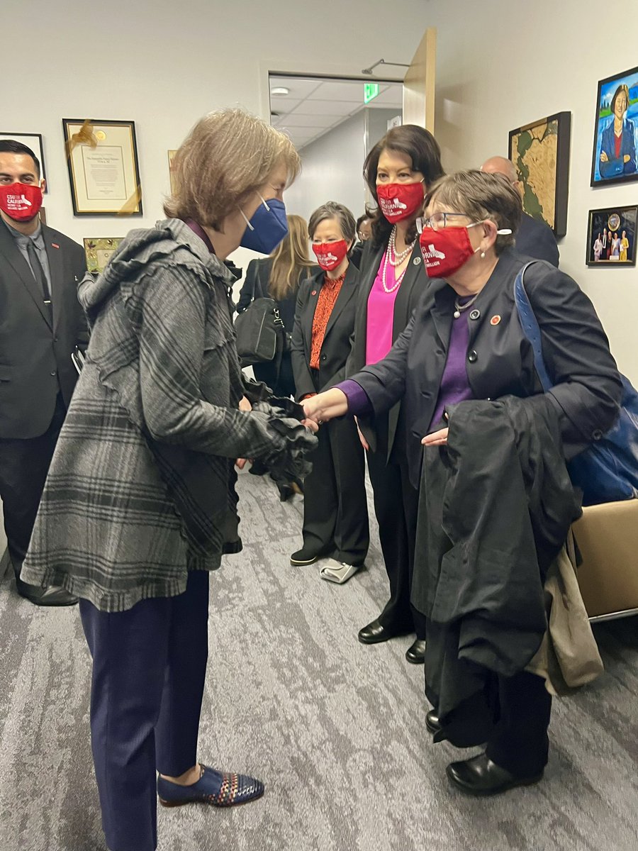 calstate's tweet photo. Thank you, Senator @NancySkinnerCA for meeting with Chancellor Koester, Trustee Chair Wenda Fong, @CSUStudents President Malhotra, CSUEB President @CathySandeen and other CSU leaders to discuss the CSU’s commitment to student success through #GradInitiative2025. 

#CSUforCA https://t.co/TsUbeJuih8