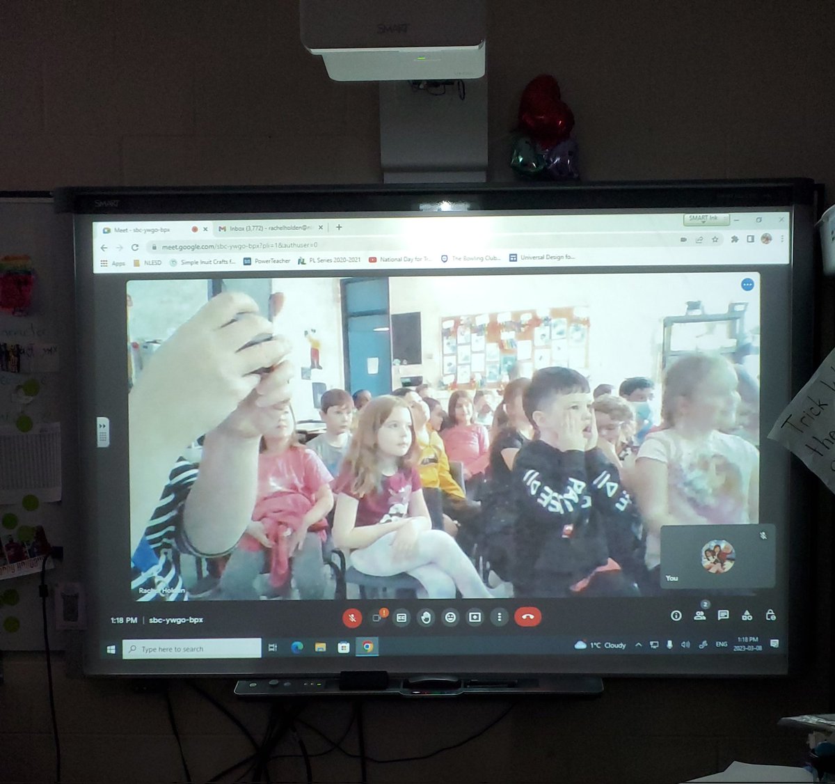 ms_holden1's tweet photo. Over the next few weeks we have some SURPRISE virtual guests to help us learn about the past! The Ss were AMAZING listeners! 👏 Our special guest was AWESOME, too! Thank you! @NLESDCA @Hazelwood_Elem @Ms_Ryan1 @MUNEducation https://t.co/R5kR07AUiw