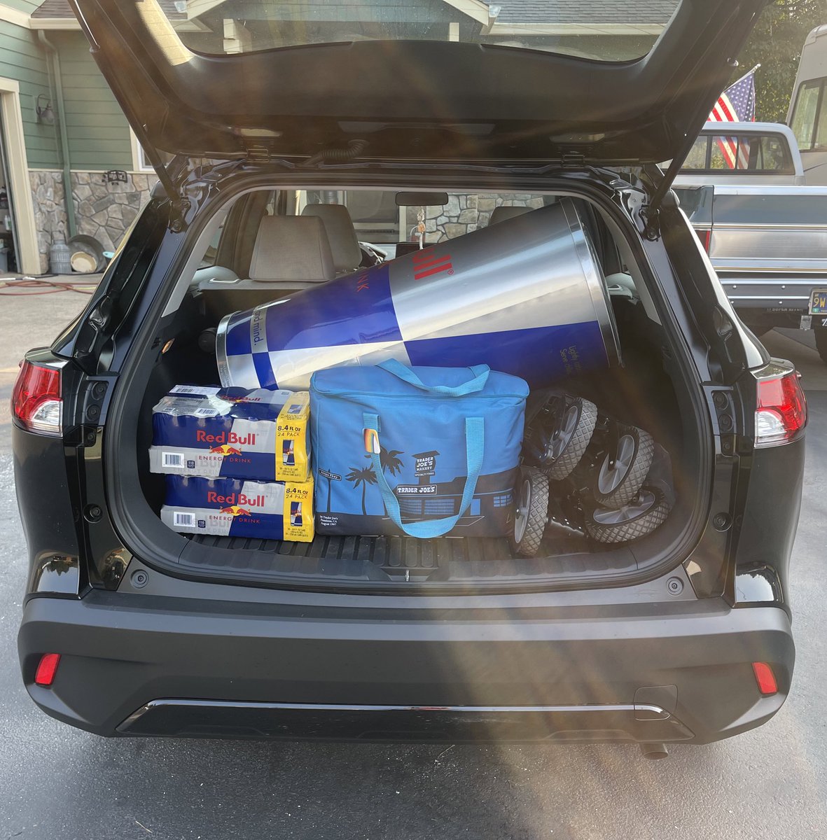 so <a href="/trixiemattel/">Trixie Mattel™</a> is gonna be at seattle pride… i’m gonna be at seattle pride… doing my job of being a red bull girl… with the red bull mini cooper… how do we make trixie’s dreams come true?

<a href="/sweatyandgay/">Gabriel The Queen</a> <a href="/mryangabang/">Astor Yang</a>